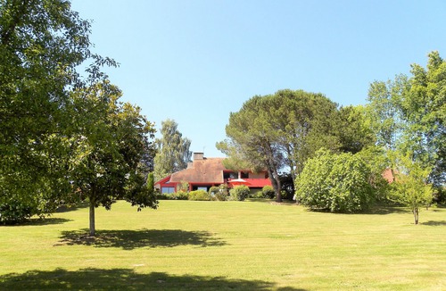 Ogenne-Camptort Villa | Archi villa in Béarn, heated salt pool, air conditioning, space and mountain view