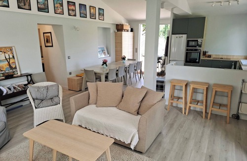 Saint-Palais-sur-Mer Villa | Architect-designed villa for 8 people close to the beach