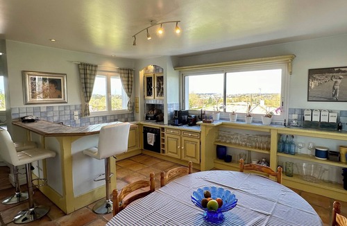 Saint-Pierre-d'Irube Villa | Architect-designed villa 10 minutes from Biarritz: heated pool + gym