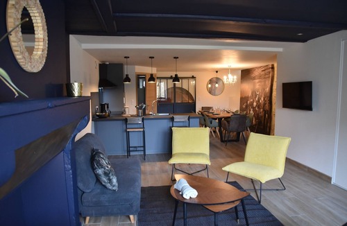 Gencay Apartment | Atypical apartment in the heart of Gençay
