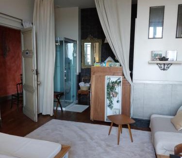 Lusignan-Petit Bed & Breakfast | Au Bonheur d'Alphonse