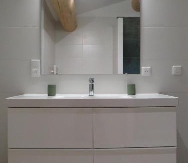 Cabrieres-d'Avignon Bed & Breakfast | Au calme face au Luberon