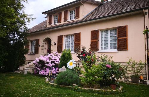 Azay-sur-Thouet Bed & Breakfast | Au Jardin Fleuri