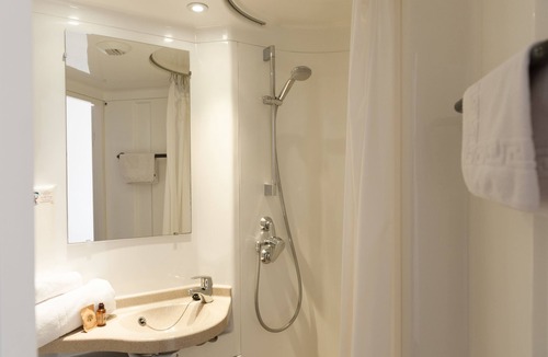 Blanquefort Hostel | Auberge de jeunesse HI Bordeaux-Blanquefort (Ex Otellia)
