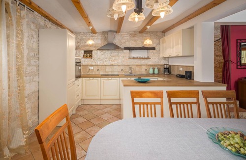 Jakovici House | Awesome home in Basici