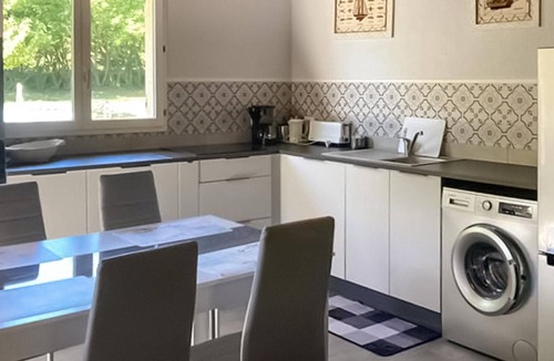 Baurech House | Awesome home in Baurech with WiFi