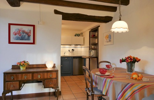 Louhossoa Apartment | BaskoParadis I Eco-Gite I Basque farmhouse I Calm I Terrace I View I Donkeys