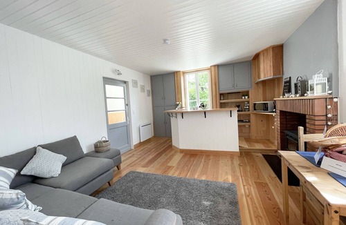 Nanteuil-de-Bourzac Cottage | Beautiful Gite, Private Pool, Magnificent views!