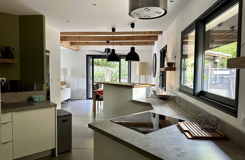 Toulon - Hyeres House | BEACH on foot! at 50 meters. Very beautiful villa. Pool & palm trees. Almanarre