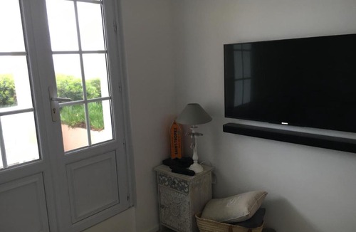 Port Grimaud Apartment | Beachfront Apartment with a/c in Port Grimaud
