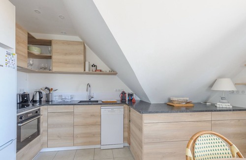 Port District Apartment | Beachfront T2 Apartment with Balcony, WiFi, Parking - Sleeps 4