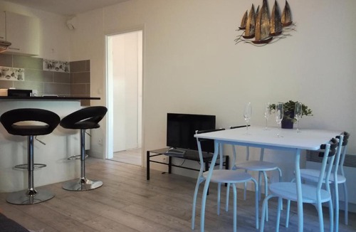 Mandelieu-La-Napoule Apartment | Beau deux pièces avec piscine