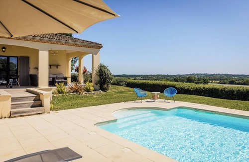 Le Cler House | Beaumont, beautiful villa with private swimming pool and jacuzzi