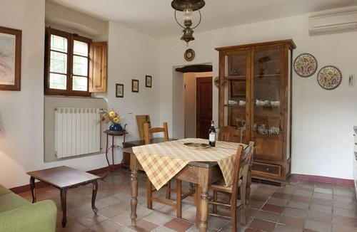 San Gimignano Apartment | Beautiful apartment for 3 guests with pool, WIFI, A/C, pets allowed and panoramic view