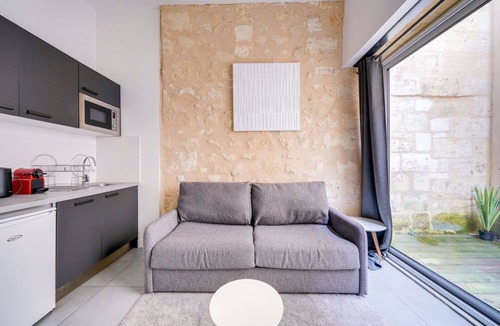 Meriadeck Apartment | Beautiful apartment Bordeaux with private terrace