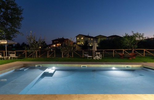 Larciano House | Beautiful apartment in villa for 5 guests with A/C, WIFI, pool, TV and patio