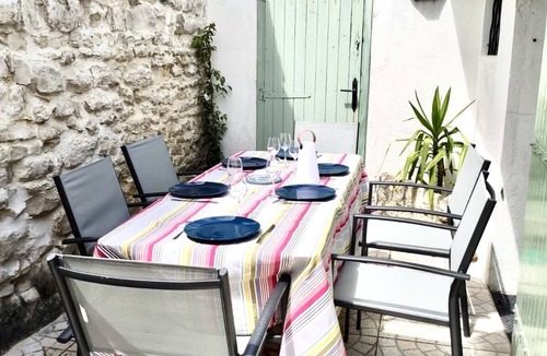 La Flotte Apartment | Beautiful apartment with terrace near beaches, shops.