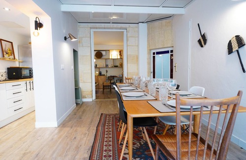 Saint Seurin - Fondaudege House | Beautiful building 250m2 + courtyard in the heart of Bordeaux