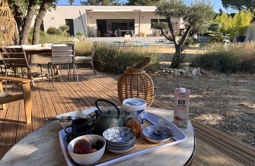 Caumont-sur-Durance Villa | Beautiful contemporary house near Avignon and the Luberon