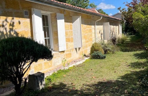 Ayguemorte-les-Graves Cottage | Beautiful character farmhouse in the heart of the Bordeaux vineyards -