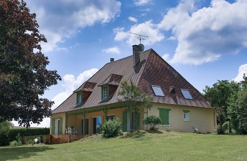 Condat-sur-Trincou House | Beautiful charming house with shaded park and swimming pool near Brantome