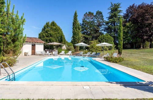 Condat-sur-Trincou House | Beautiful charming house with shaded park and swimming pool near Brantome