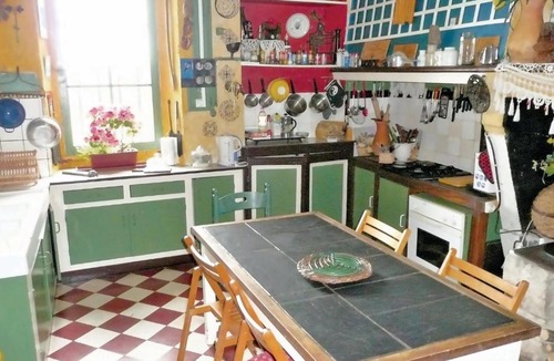 Capian House | Beautiful home in Capian with WiFi, Private swimming pool and Outdoor swimming pool