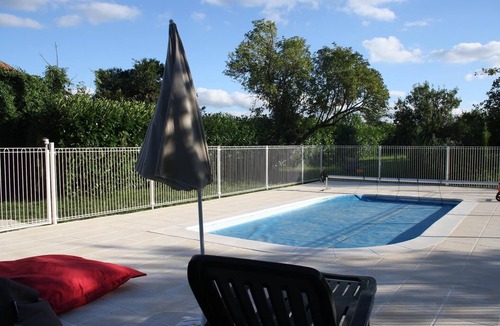 Ouzilly House | Beautiful house with swimming pool, 15mn from Futuroscope, sleeps 4