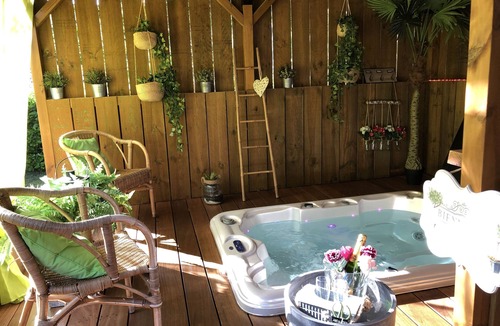 Biscarrosse Villa | Beautiful location on the lake heated pool jacuzzi Air conditioning and bicycles