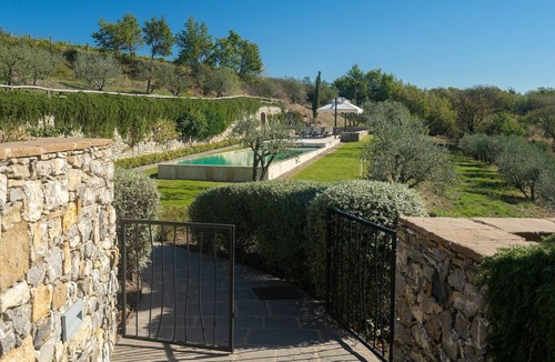 Bucine Villa | Beautiful private villa for 12 guests with WIFI, private pool, A/C, TV, patio and panoramic view