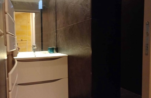 Bordeaux Golden Triangle Apartment | Beautiful, quiet apartment in the heart of town