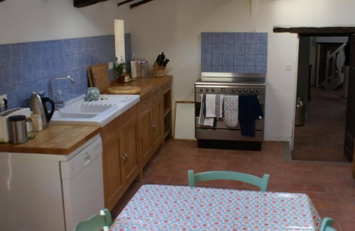 Villeneuve-de-Duras Villa | Beautifully Restored Stone Farmhouse with Private Heated Pool