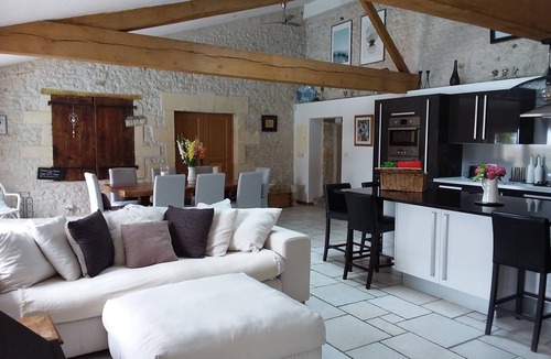 Expiremont House | Beautifully restored Charentaise house with private pool and stunning views