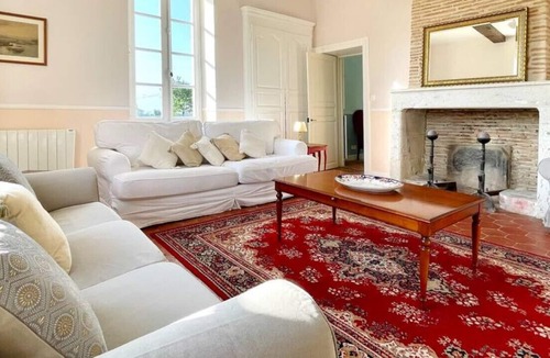 Saint-Jean-de-Duras Villa | Bechade · Elegant country villa with pool in SW France