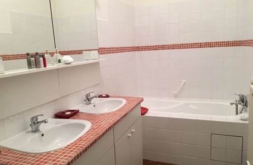 Bouglon House | Bed and Breakfast in a charming manor house. A family suite (2ch + 1sdb), 3ch + sb