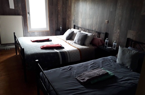 Coutras Bed & Breakfast | Bed and breakfast Les 3 notes de mérotte