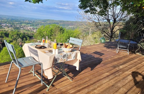 Le Bugue House | Bed and breakfast with breakfast, le clos des étoiles heart of the Périgord noir
