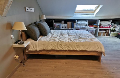 Entraigues-sur-la-Sorgue Apartment | Belle Chambre