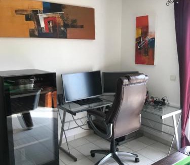 Vivonne Apartment | Belle Maison au calme 4 à 6 pers. 25mn Futuroscope