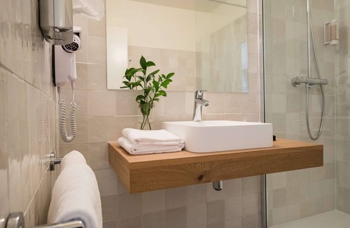 Fontaine-le-Comte Hotel | Best Western Le Bois De La Marche