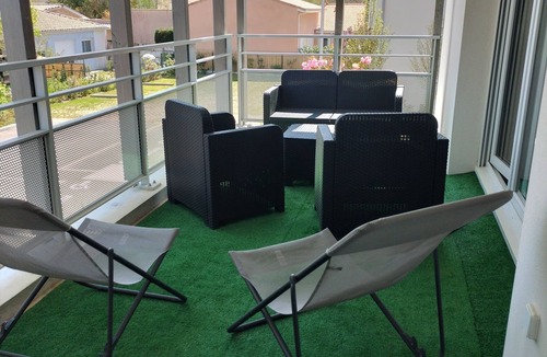 Carcans Apartment | Between ocean, lake and forest! Bright apartment with sitting area on balcony