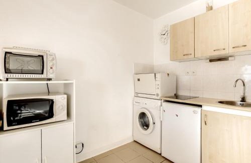 Biscarrosse Plage Apartment | Biscarrosse Plage : T2 avec Terrasse, à 50m de l’Océan et Proche Centre, Parking Privé - FR-1-521-62
