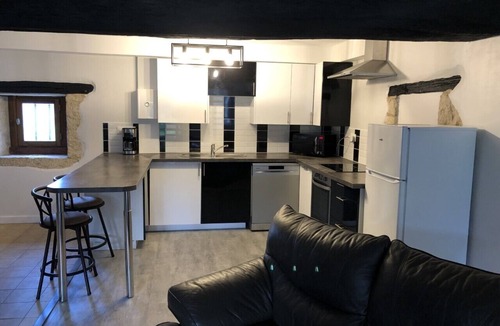 Blanzay House | Blacksmiths Cottage in Blanzay - 3 beds