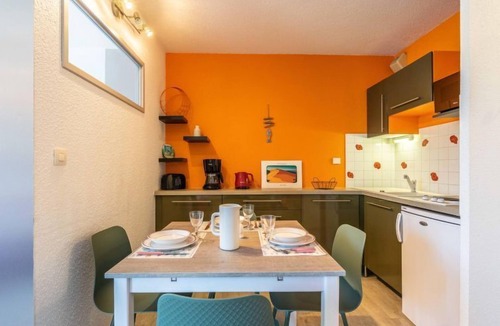 Saint-Georges-de-Didonne Apartment | Bleu Marine by Interhome