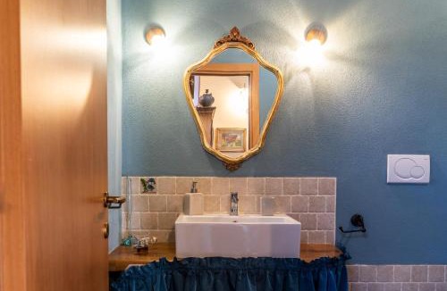 Empoli House | Blu room