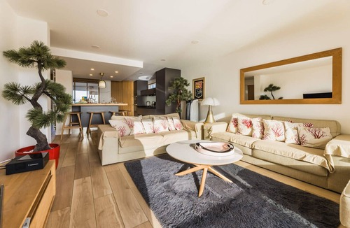 Behobie Apartment | BLUE UHAINA . KEYWEEK . Sea view apartment Biarritz downtown