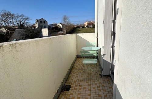 La Roche-Posay Apartment | Bright studio downtown with balcony