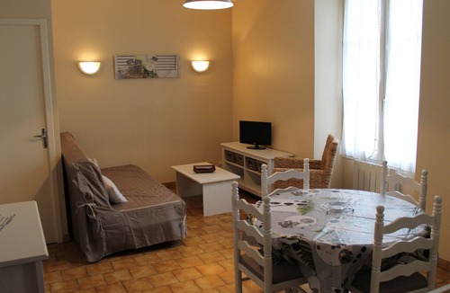 La Roche-Posay Apartment | Bright T2 Apartment in La Roche-Posay Center with Wi-Fi and Washer