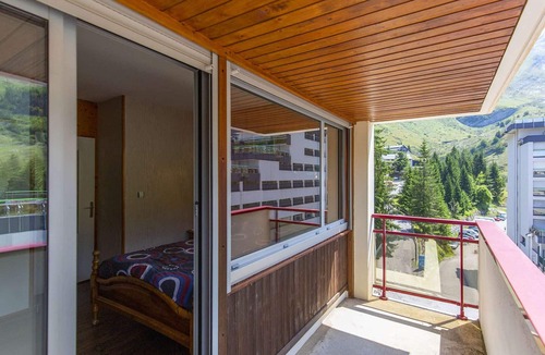 Eaux-Bonnes Apartment | Bright T2 apartment, near slopes, 6 pers, residence with elevator