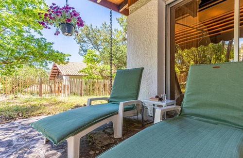 Biscarrosse House | Bungalow sous les pins près du Lac